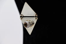 Cargar imagen en el visor de la galería, ILUMINATI EARRINGS
