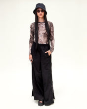 Cargar imagen en el visor de la galería, MESH BLOUSE KOI
