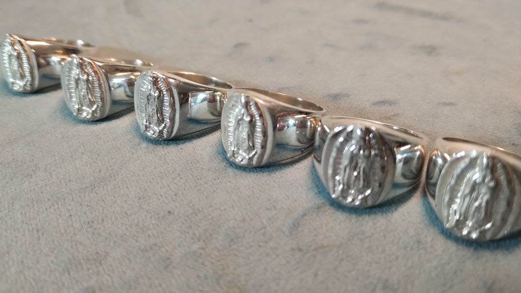 VIRGEN GUADALUPE SIGNET