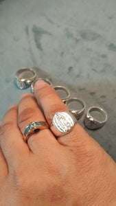 VIRGEN GUADALUPE SIGNET